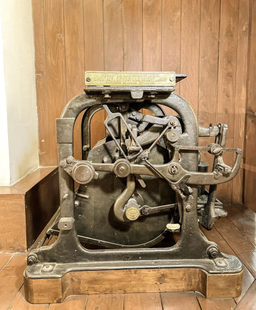 Campana-lauter--920x1024.jpg